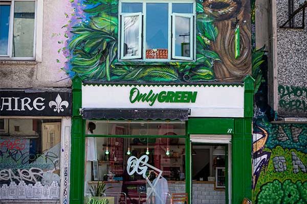 The Rise of CBD Cafe Culture in the UK